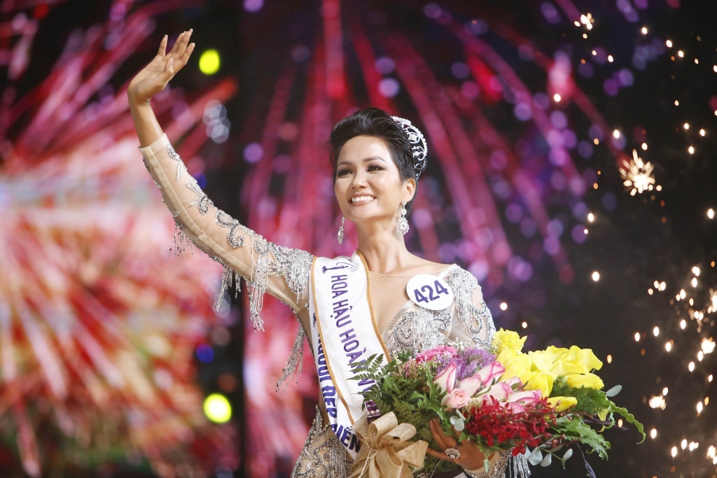 H'Hen Niê - Miss Universe Vietnam 2017