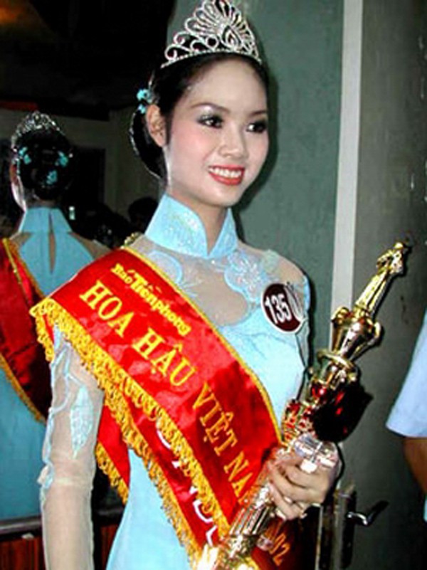 Pham Thi Mai Phuong - Miss Vietnam 2002